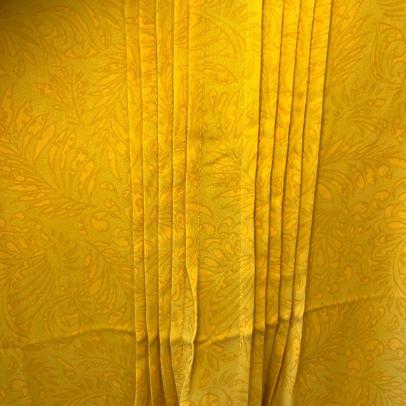 Loft Women’s Blouse with ruffled border at neck and arms; button detail M - Picture 4 of 10